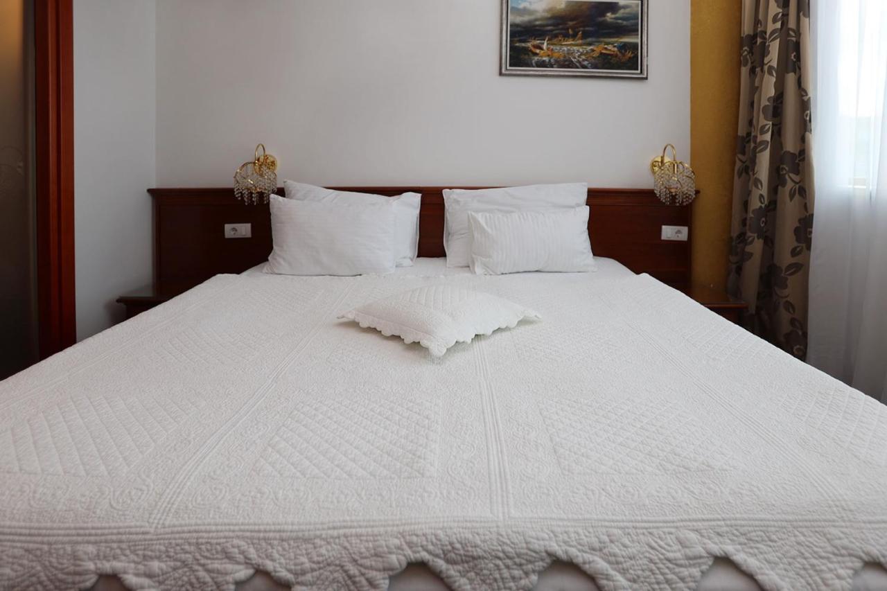 Apart-Hotel Integra Banja Luka Ngoại thất bức ảnh